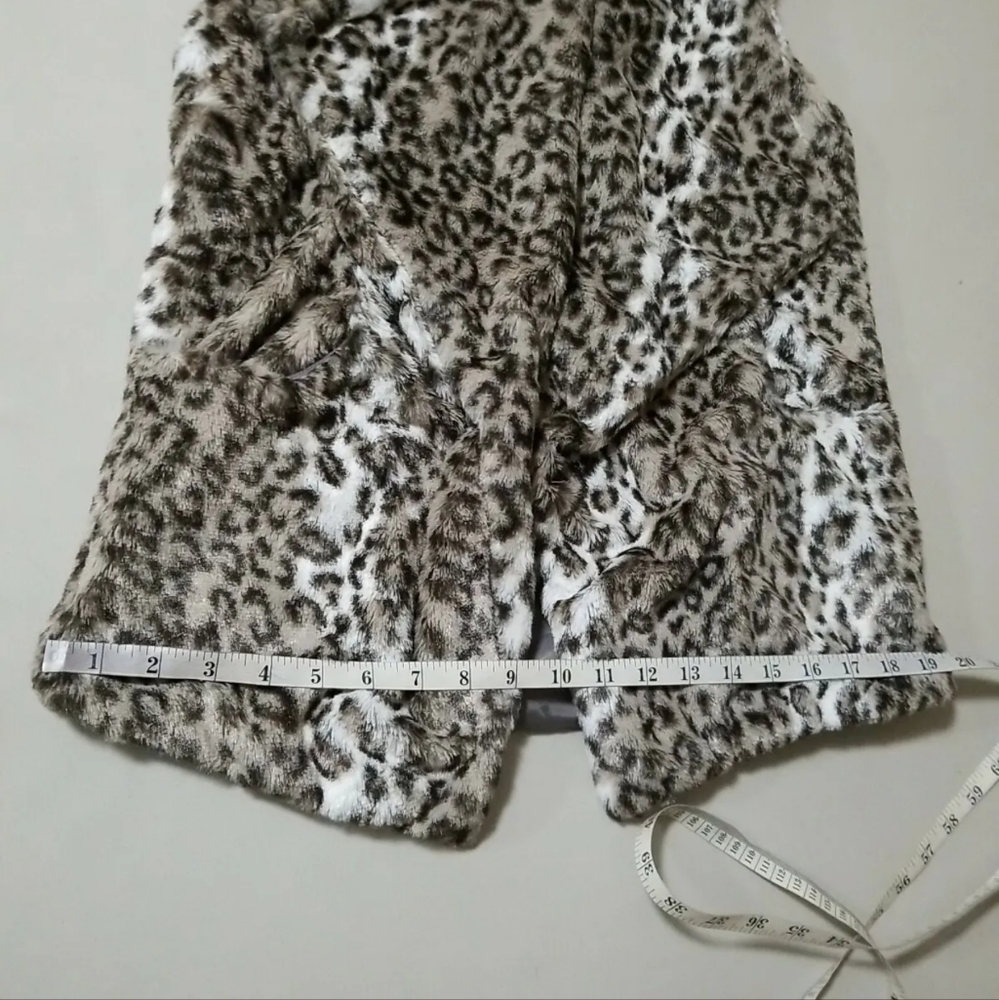 NWT Women's Vest Faux fur size Xs and Medium Multi-colored open pockets - Picture 7 of 11